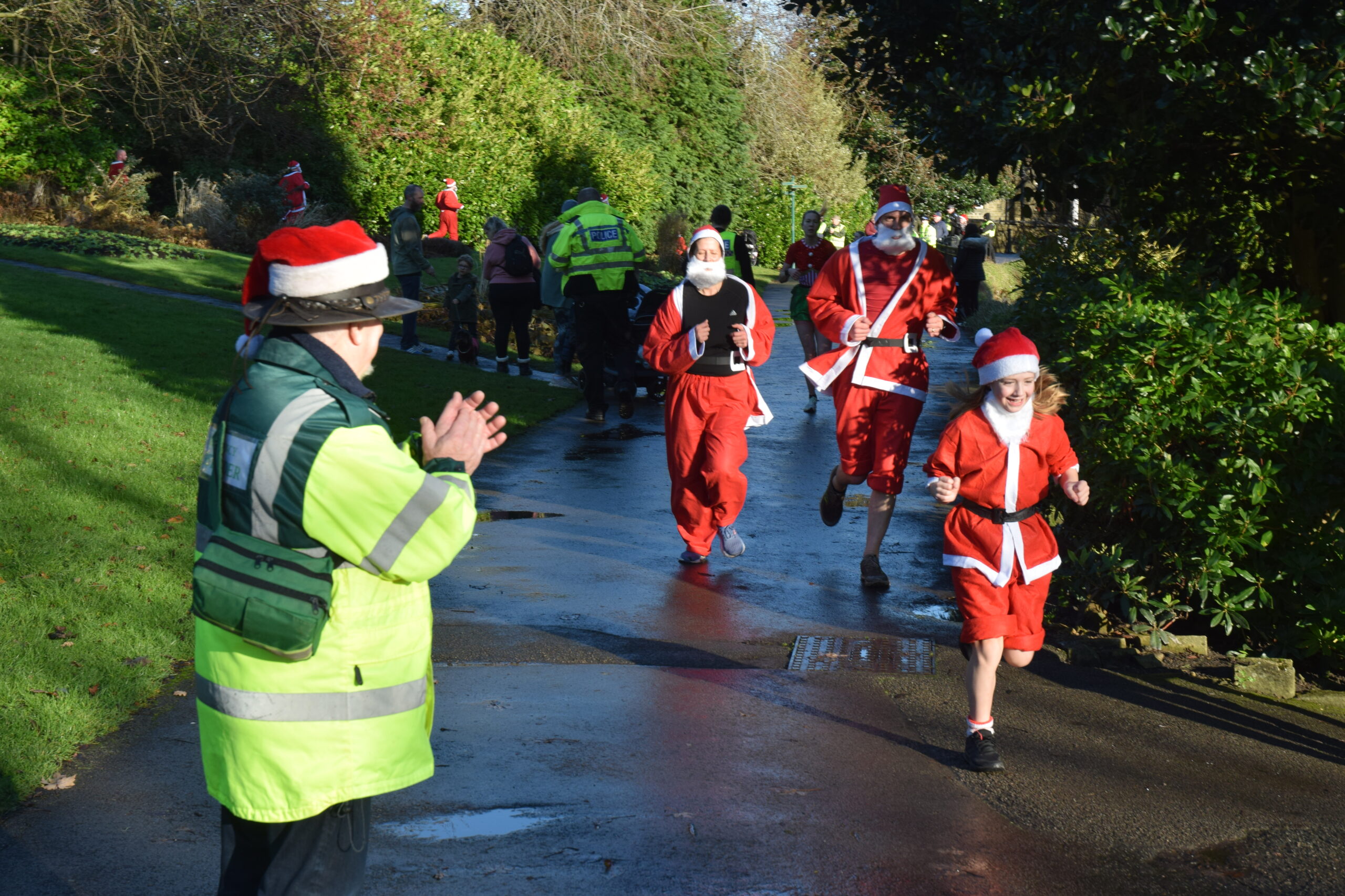 Sun shines on the Santa Fun Runners